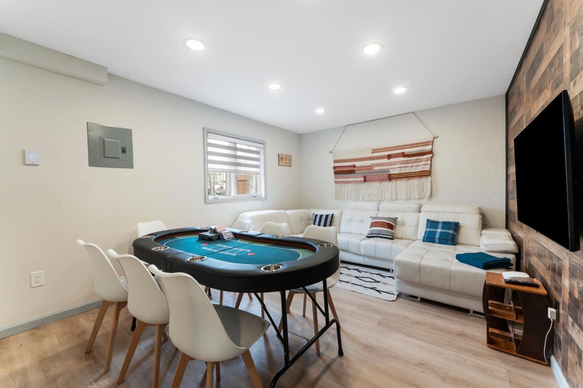Holiday home Open Concept-hottub-sauna-billiard-poker *