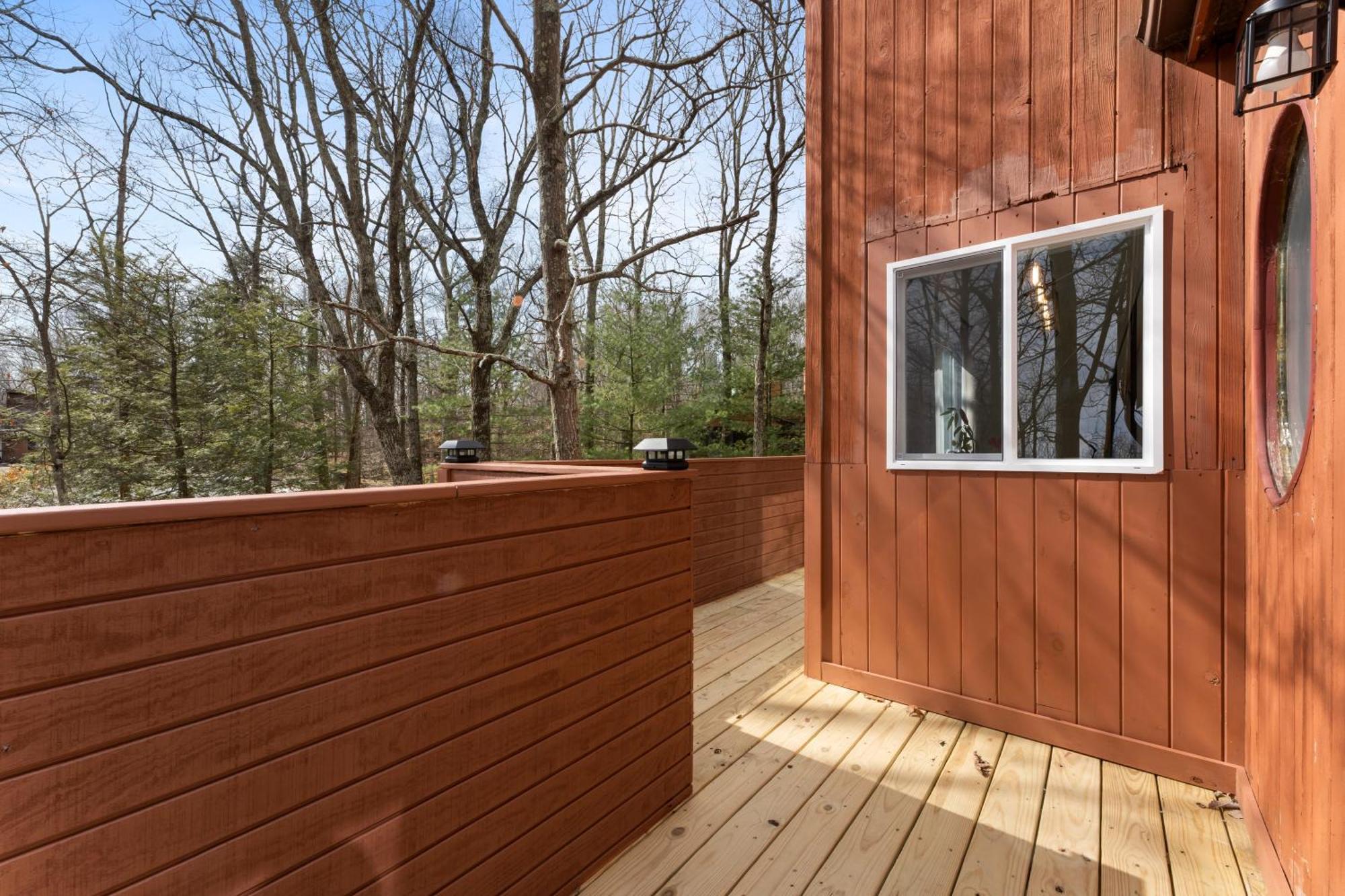 Open Concept-hottub-sauna-billiard-poker Holiday home East Stroudsburg