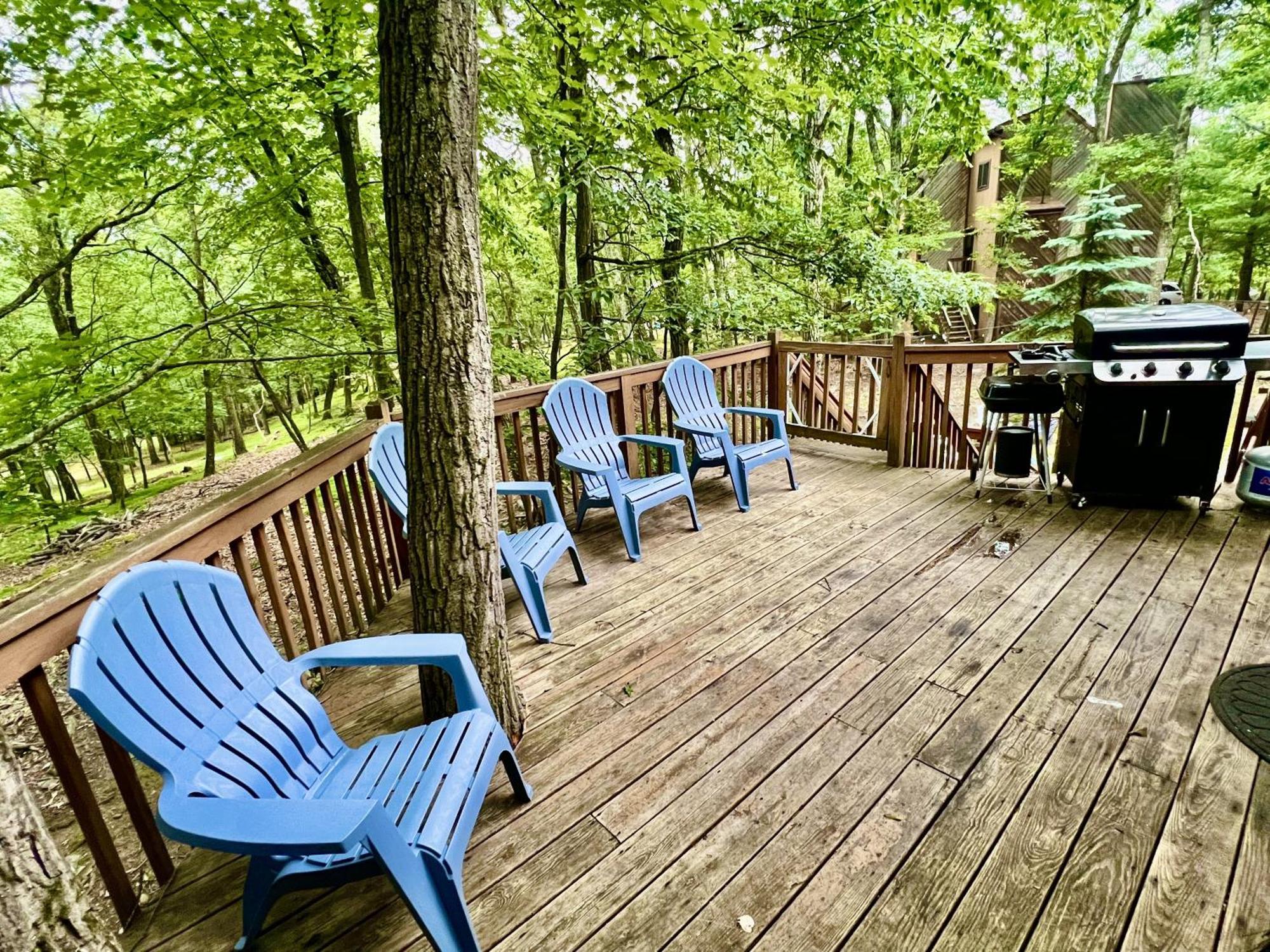 Open Concept-hottub-sauna-billiard-poker Holiday home *